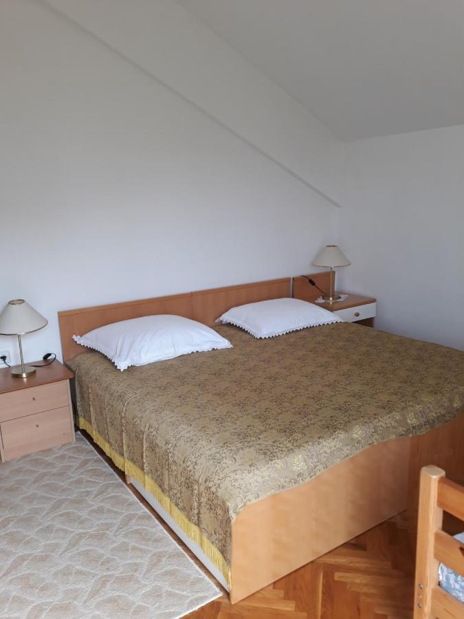 Apartmani Zokic คาชเตลา ภายนอก รูปภาพ