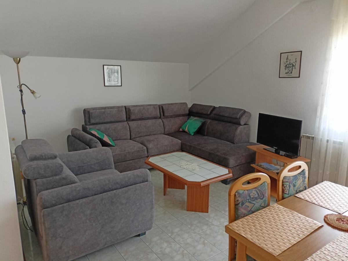 Apartmani Zokic คาชเตลา ภายนอก รูปภาพ